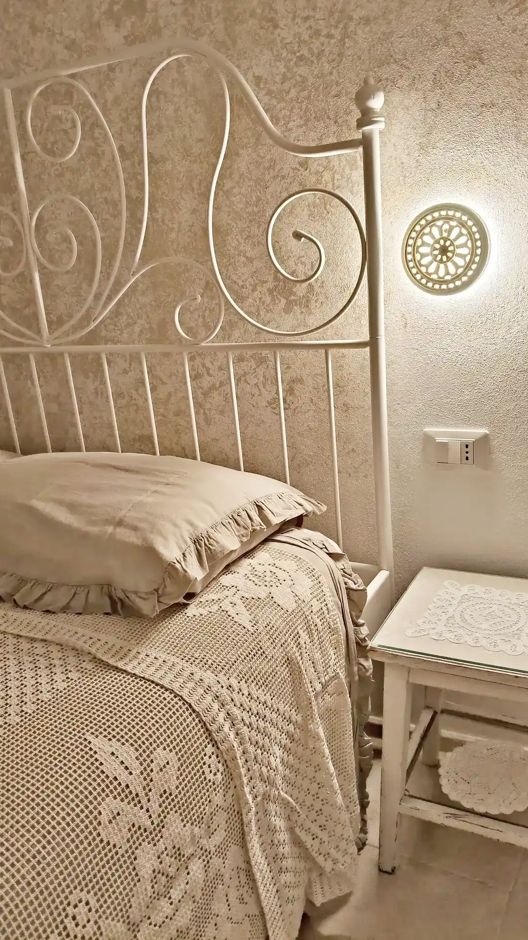 Particolare letto matrimoniale